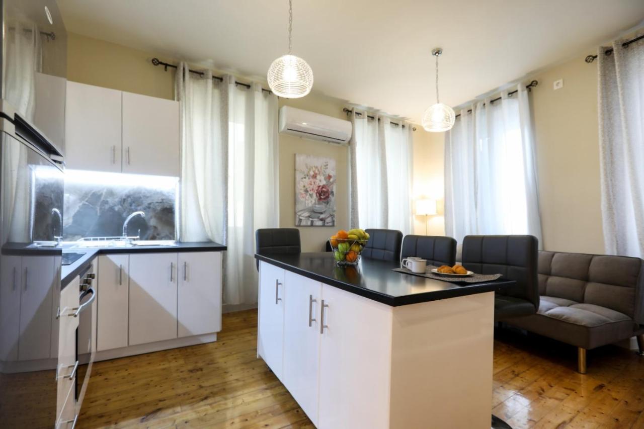 Artist's Alley By Corfuescapes Apartment *